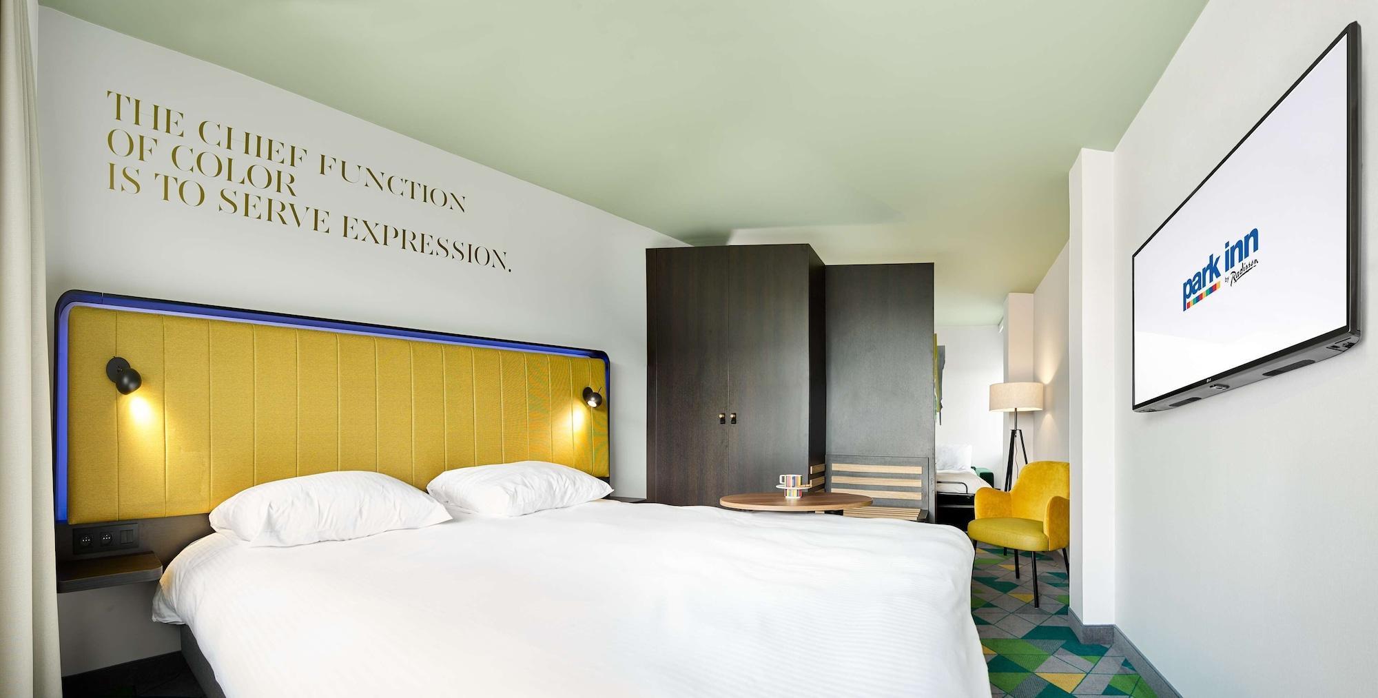 Park Inn By Radisson Хаселт Екстериор снимка