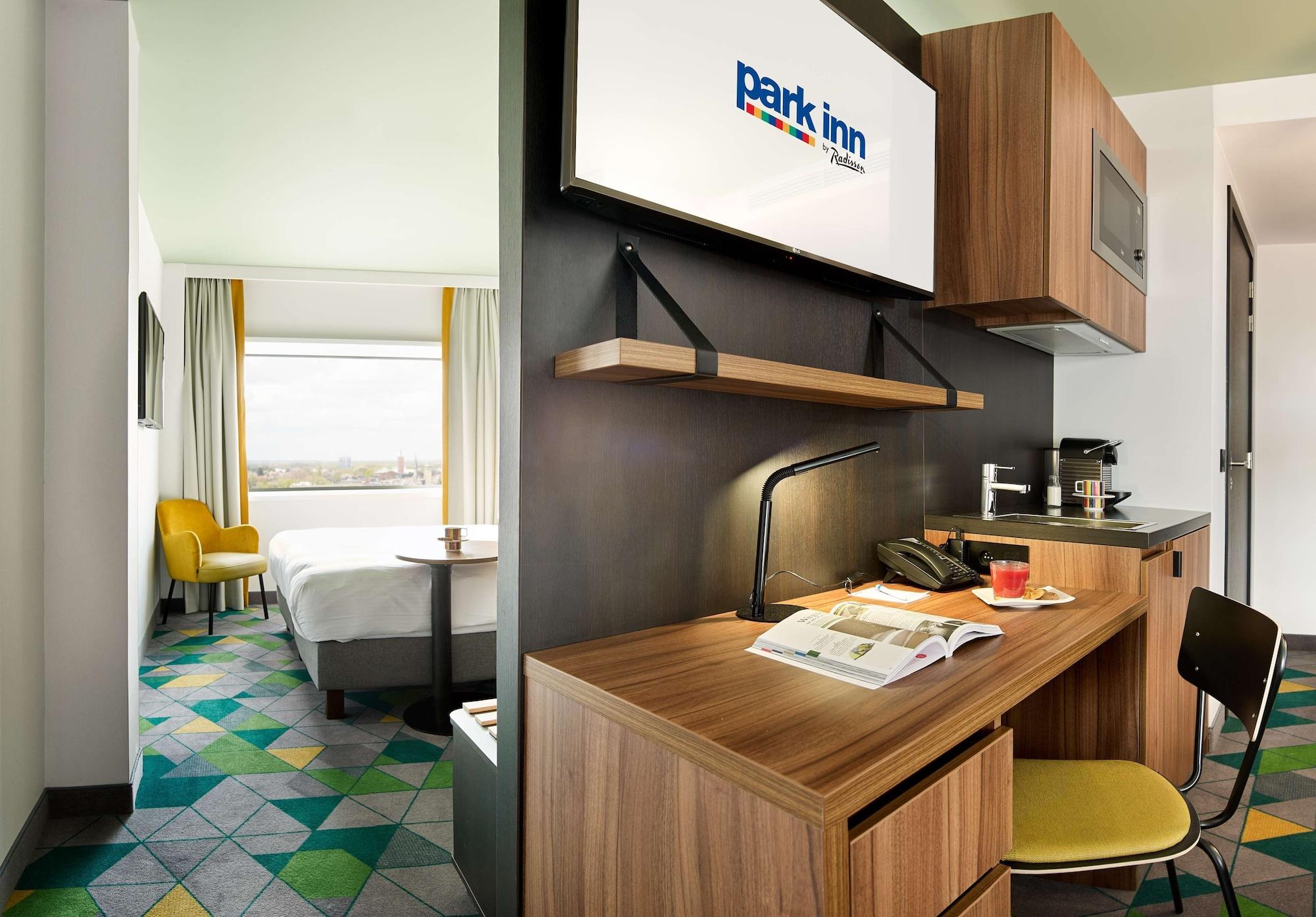 Park Inn By Radisson Хаселт Екстериор снимка
