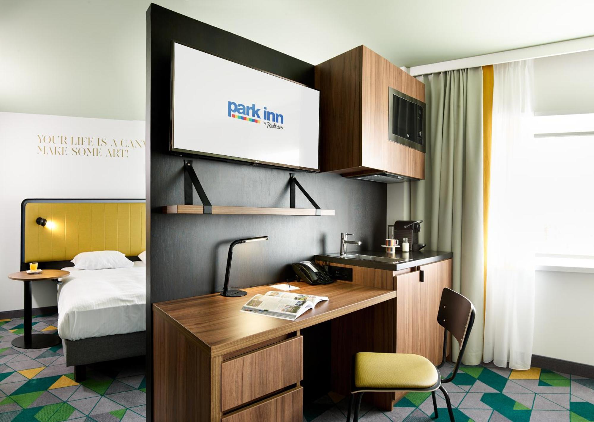 Park Inn By Radisson Хаселт Екстериор снимка