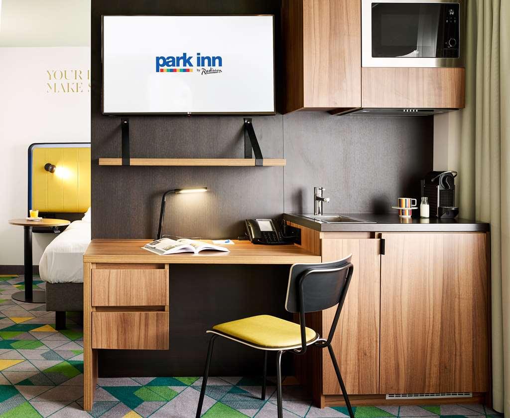 Park Inn By Radisson Хаселт Стая снимка