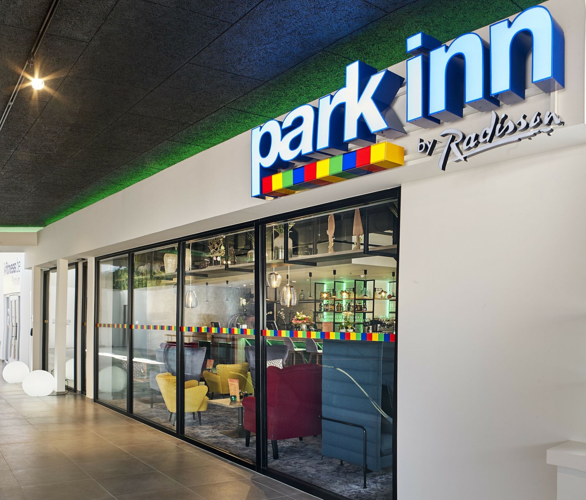 Park Inn By Radisson Хаселт Екстериор снимка